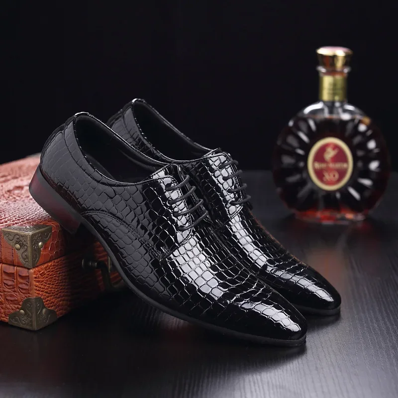 LuxuryGrain Mens Dress Shoes Slip-On Oxfords Leather Shoes Pointed Toe Formal Business Shoes Plus Size Casual Flats