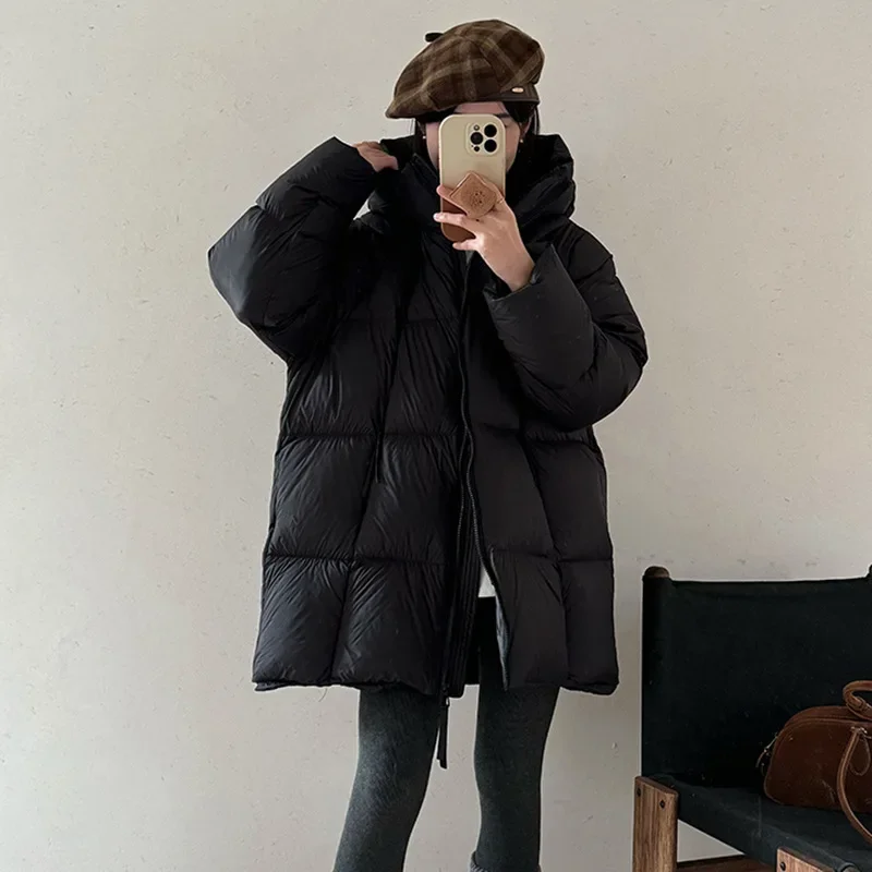 

Сверхлегкое женское пальто с капюшоном из 90% белого утиного пуха (средней длины), новый стиль зимы 2025 года