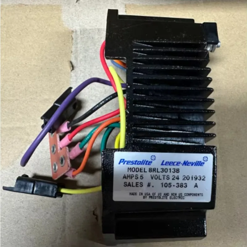 8SC3200V Car Alternator Regulator 8RL3013B