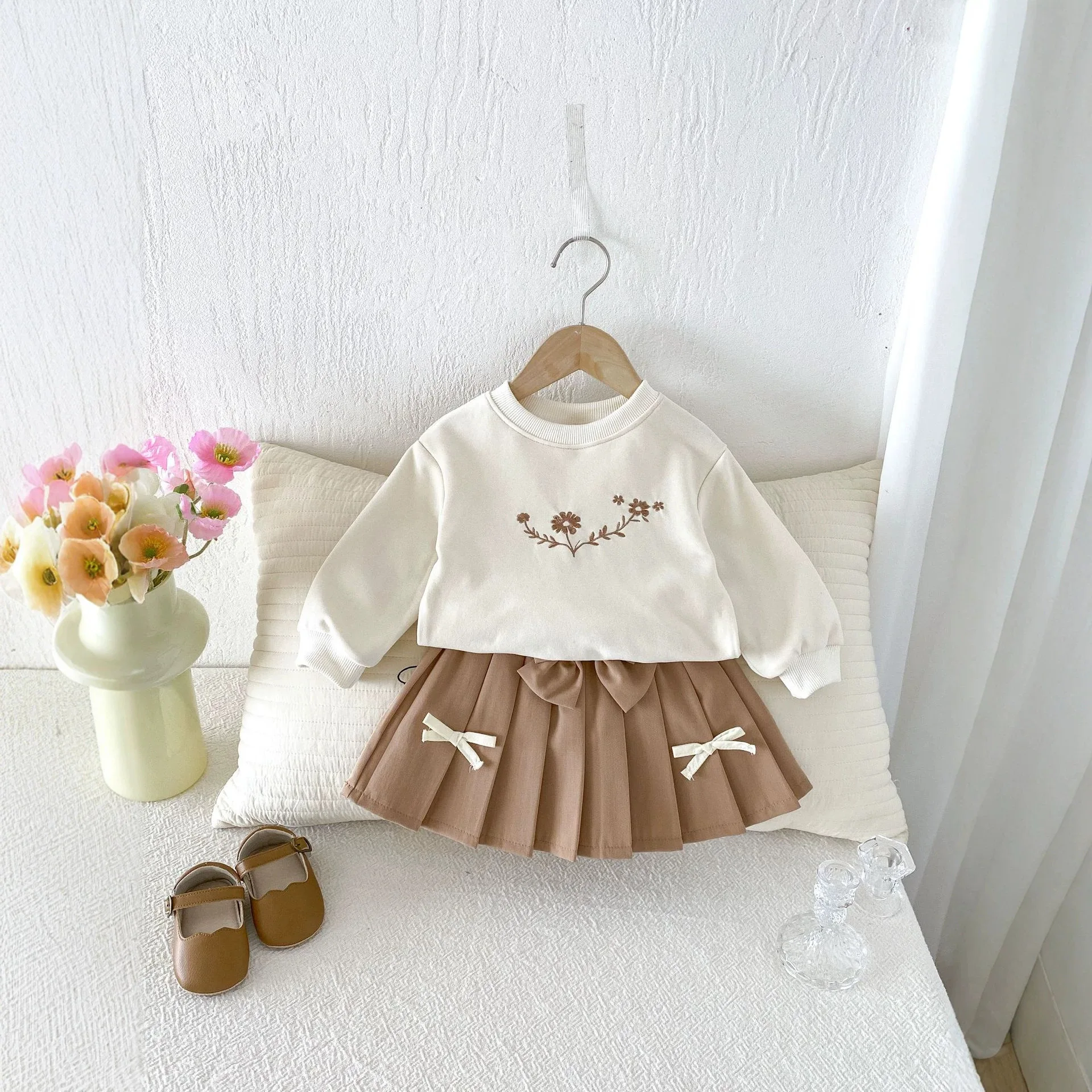 2026 Autumn New Baby Girl Long Sleeve Clothes Set Girls Flower Embroidery Sweatshirt + Pleated Skirt 2pcs Suit Toddler Outfits