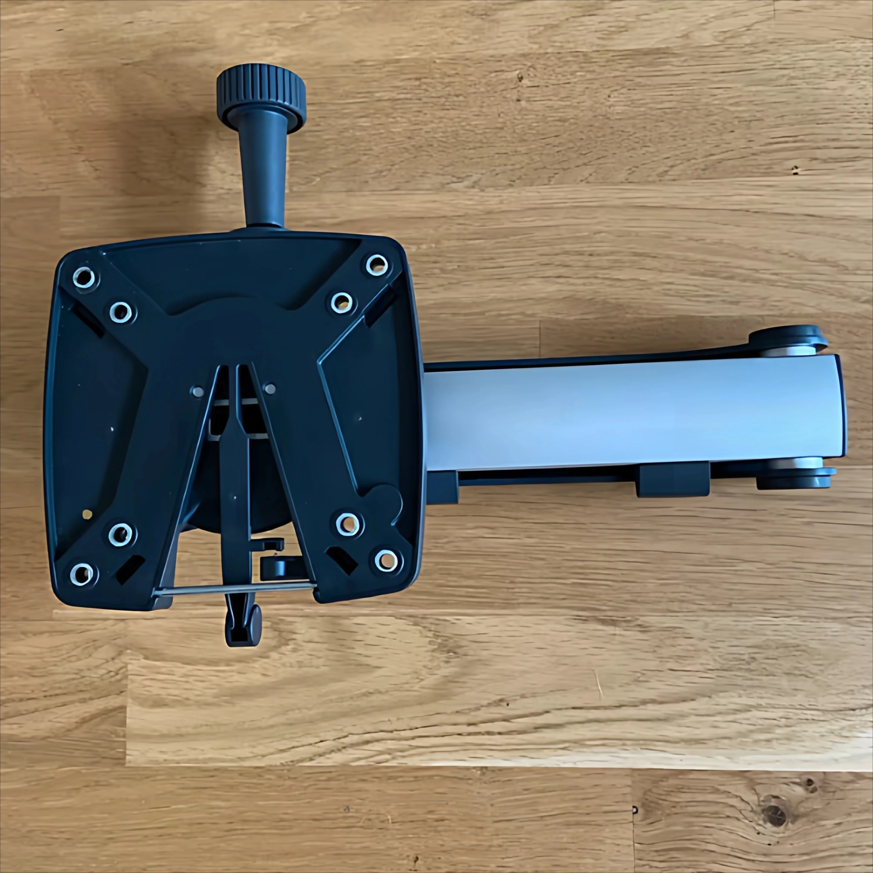 Imported telescopic folding RV TV bracket 180 degree multi-angle free rotation wall hanging computer