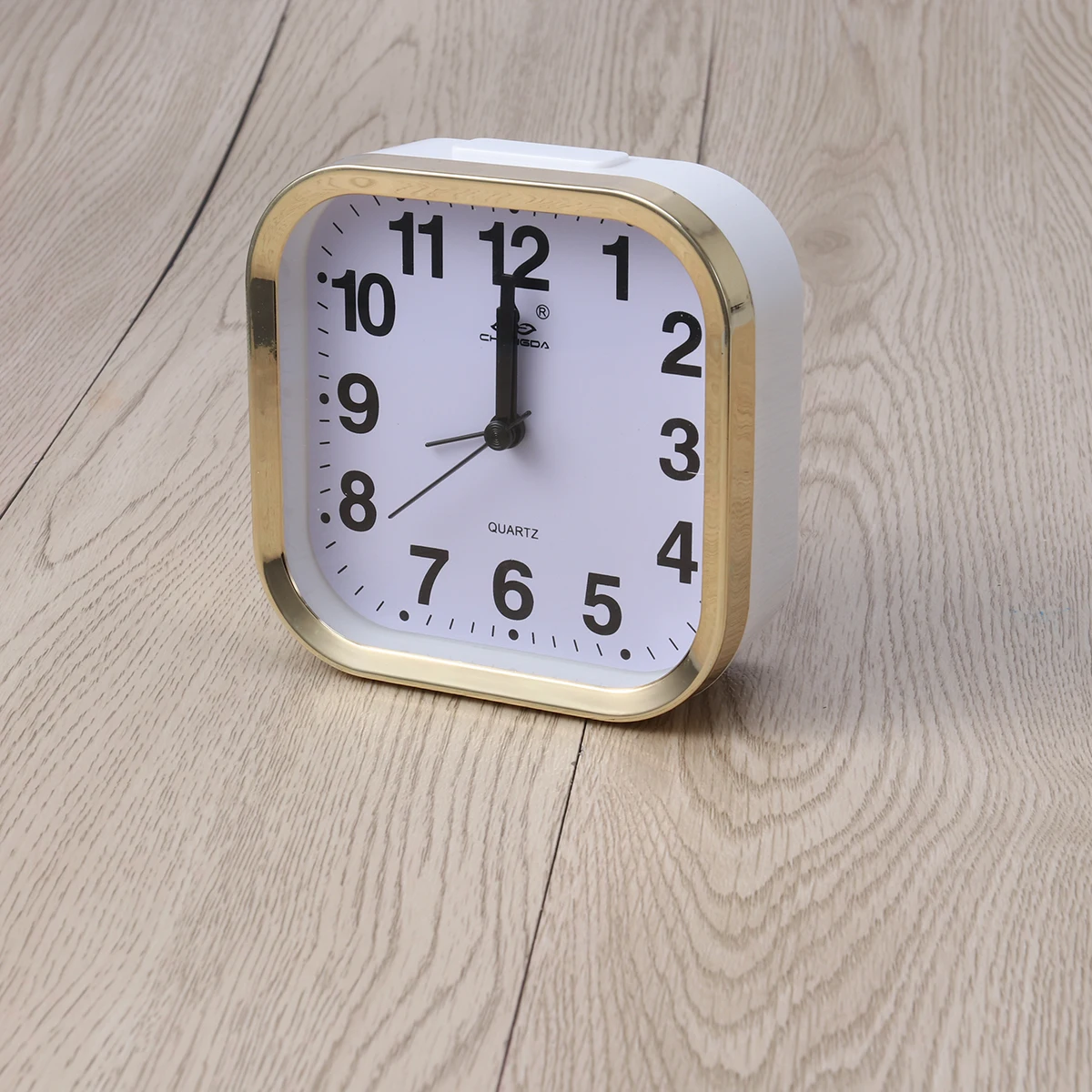 

Alarm Clock Square Silent Non-Ticking Quartz Analog Electronic Travel Clock For Bedroom Desk Shelf Decor Black White