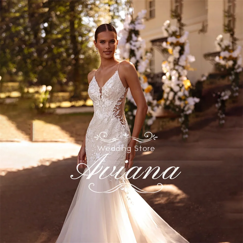 Vestido de novia de sirena con cuello en V y tirantes finos de Aviana personalizado sin espalda apliques de tul bordado cariño Vestidos de novia