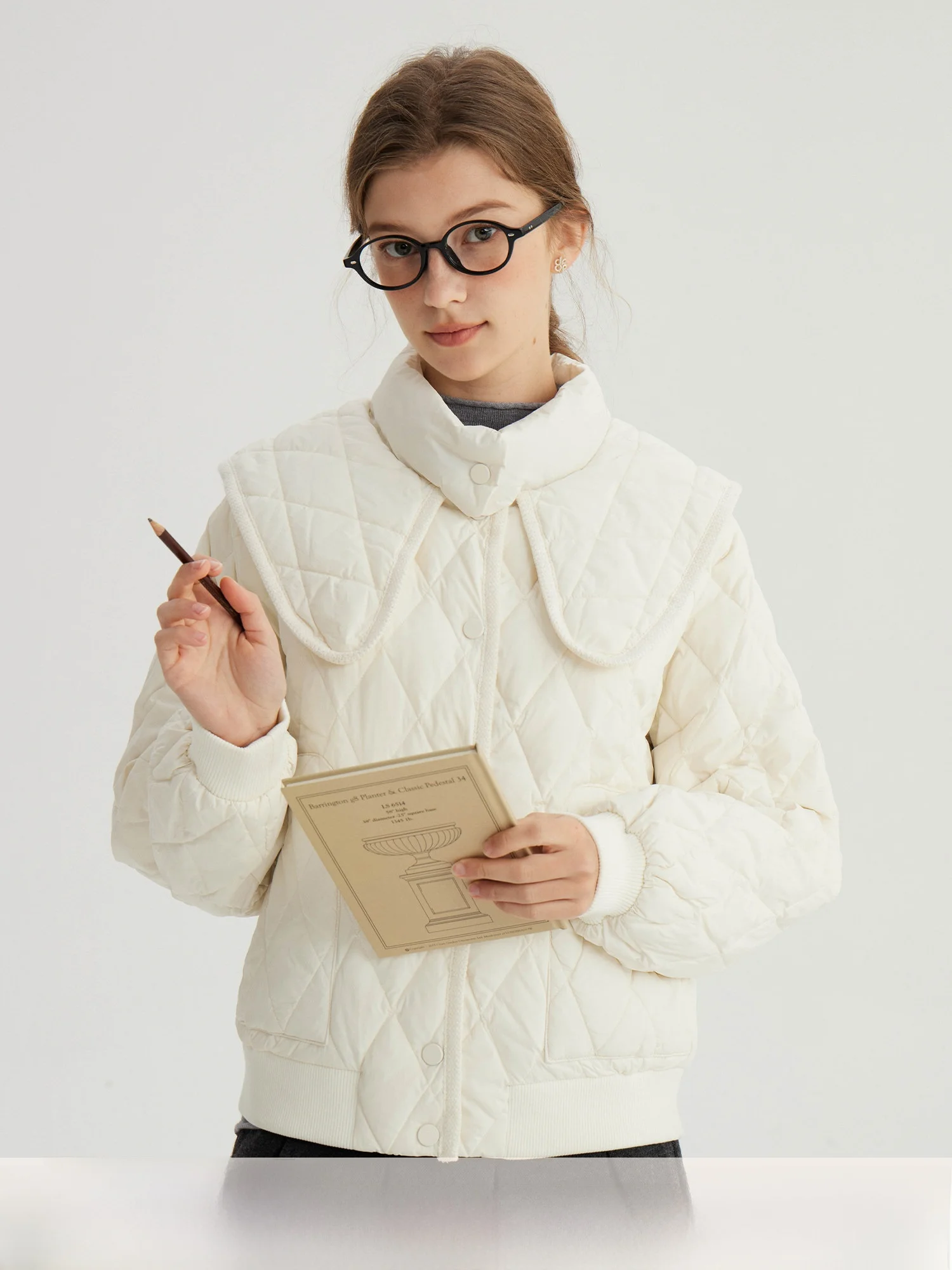 

Женская стеганая куртка Bruland Navy Collar с 90% наполнителем из белого пуха, однотонная, с ромбовидным узором