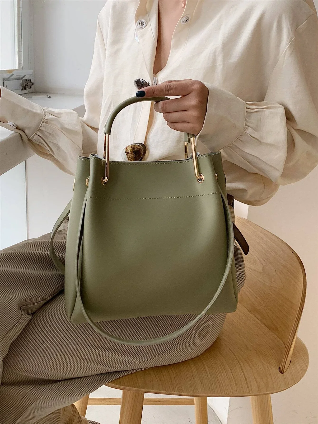 

Lightweight,Minimalist Bucket Bag For Teen Girls Women College Students,Rookies & White-Collar Ers Perfect For,College,Commute,O