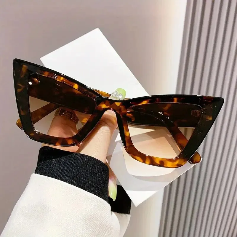 Oversized Cat Eye Fashion Sunglasses For Women Men Vintage Gradient Frame Glasses Outdoor Eyewear For Parties UV400