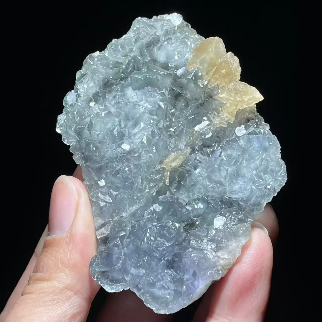 New 100% Natural Fluorite Fragrant Flower Ridge Blue Firefly Stone Mineral Sample Home Decoration