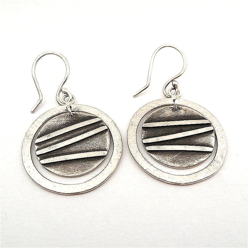 Ethnic Style Hand Carved Textured Silvery Round Hook Earrings for Women Fashion Vintage Festival Celebration Jewelry Accessories