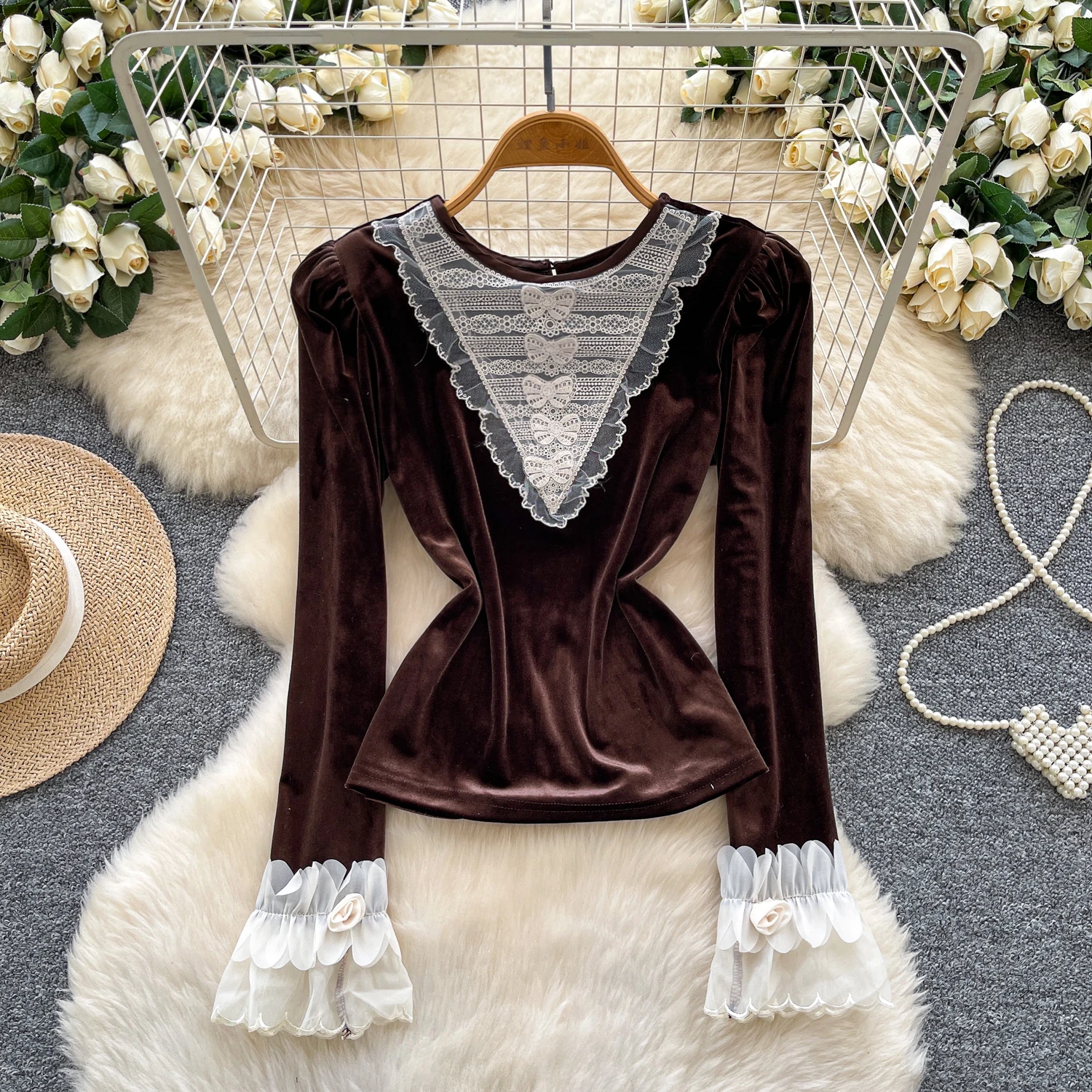 

Women Vintage Winter Velour Tops Shirts Blouse Lady Lace Patchwork Elegant Senior Luxury Tops Female Trendy Palace Court Shirts