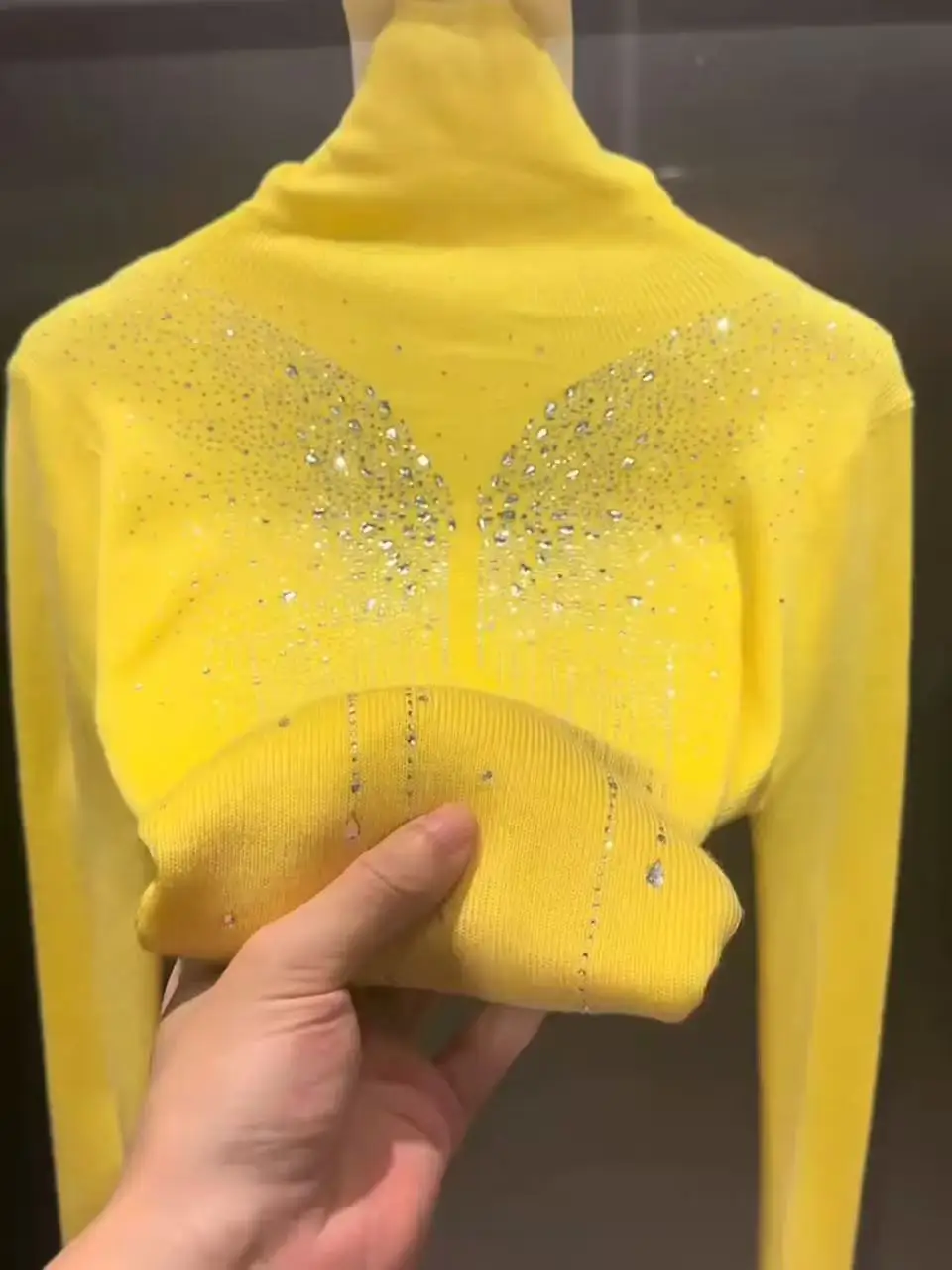 Luxury Diamonds Hot Drilling Turtleneck Yellow Sweater for Women Autumn/Winter Sweaters Knitwear Pullovers Tops Femme Clothing