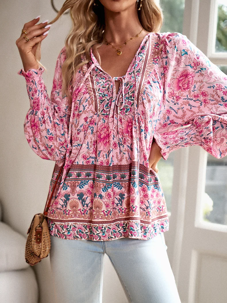 Sommerliche Damen-Chiffonbluse mit Print, elegantes V-Ausschnitt-Langarmshirt, ungeöffnete Vorderseite, Freizeitbluse – Detail 8