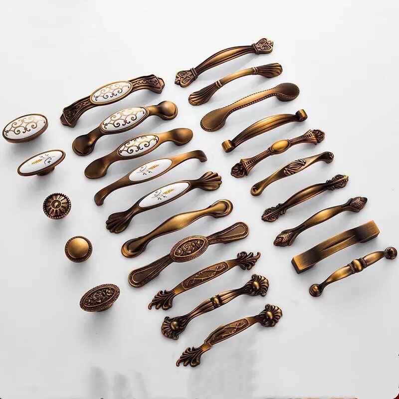 Foy de porte en bronze jaune et boutons de meubles rétro, MELPulls antiques, Vintage, Armoire de cuisine, Noble