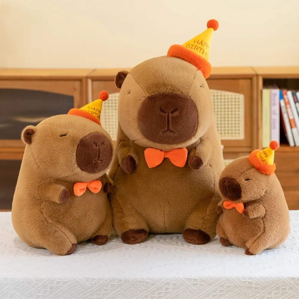 Vendita calda Kawaii Buon compleanno Cappello Capibara Peluche Bambola Simulazione Peluche Animali Super morbido Divertente Ragazza dei ragazzi Regalo Decorazioni per la casa