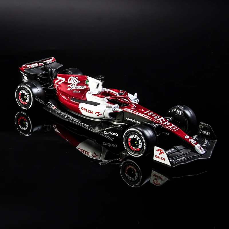 Модель автомобиля Bburago 1:43 2022 Alfa Romeo F1 Team Orlen C42 #77 vхарактерi Bottas #24 Zhou Guanyu, модель игрушечного автомобиля из сплава, модель литья под давлением