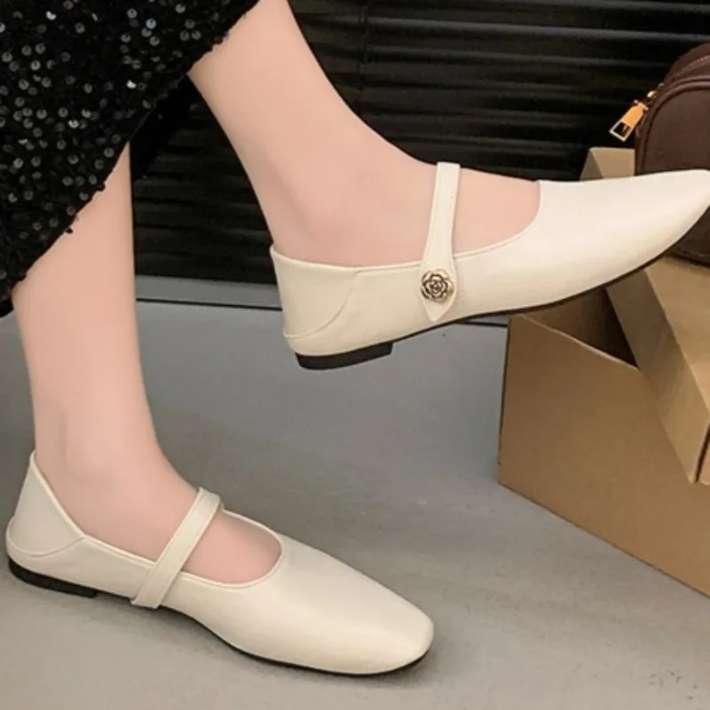 2025 primavera de las mujeres nuevo Sexy puntiagudo diseñador mocasines planos antideslizantes Casual cómodo boca baja plana antideslizante zapatos bajos