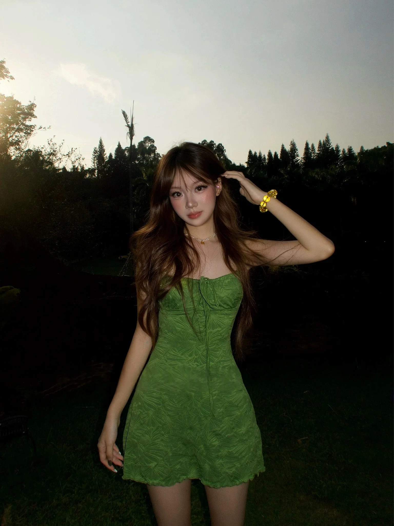 

Ретро-купальник для женщин Ele Vaion Thermal Bath, однотонный, скрывает живот и подчеркивает стройность.