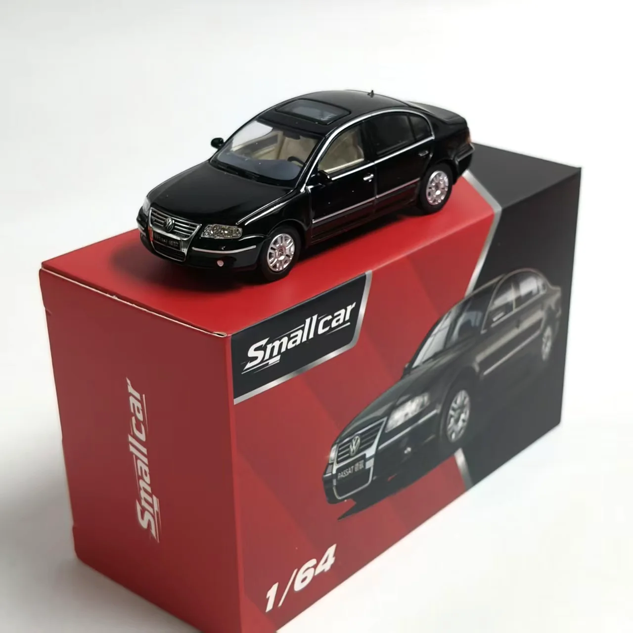 Diecast Small Car 1:64 Scale VW Passat Lupo B5.5 Alloy Car Model