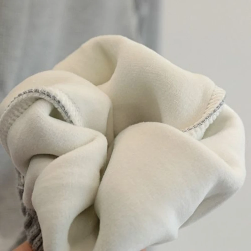 플러시 투피스 세트 여성 패션 풀오버 스웨트셔츠 지퍼 디자인과 조거 팬츠 스포츠 캐주얼 심플 세트 겨울 트렌드