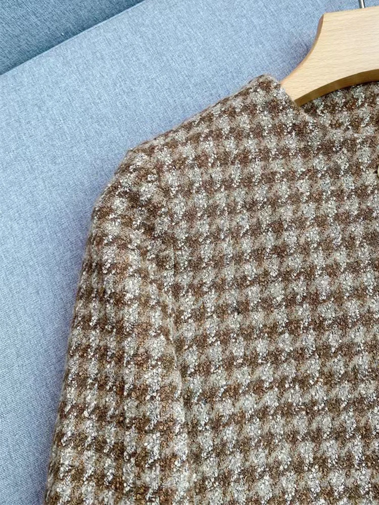 Jesień Zima Nowa Vintage Houndstooth Tweedowa kurtka damska Metalowe guziki Długi rękaw O-Neck Dojazdy do pracy Krótki płaszcz Topy damskie 2024