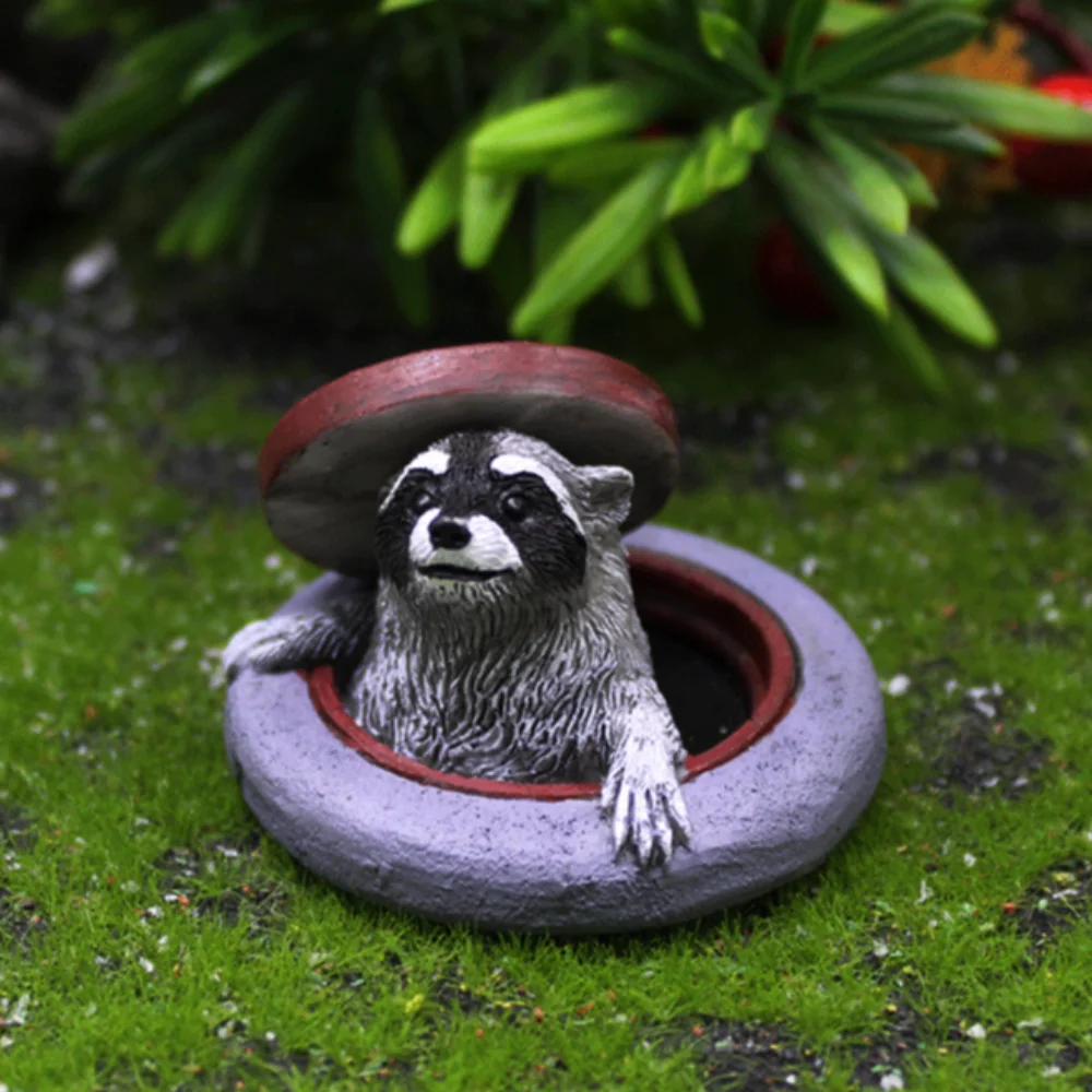 Q-version Miniature Raccoon Figurines Resin Manhole Cover Raccoon Resin Ornament Realistic Animals Cartoon