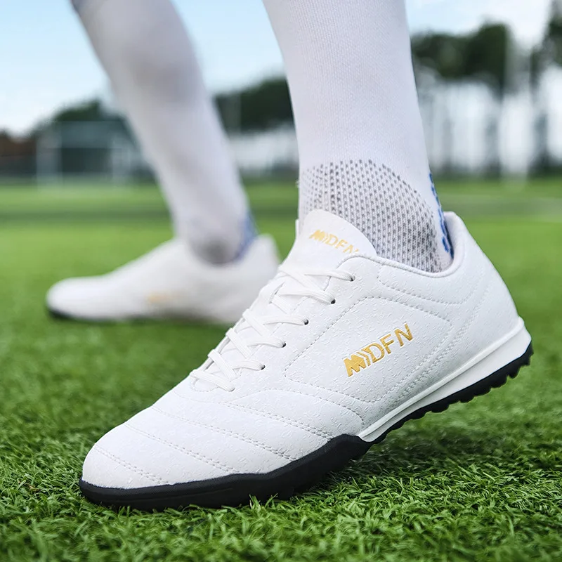 Nuevos zapatos de fútbol sala para niños, talla 32-47, zapatos de fútbol de corte bajo TF/FG para hombres, zapatos de fútbol ligeros antideslizantes para hombres al aire libre, Tenis Hombres