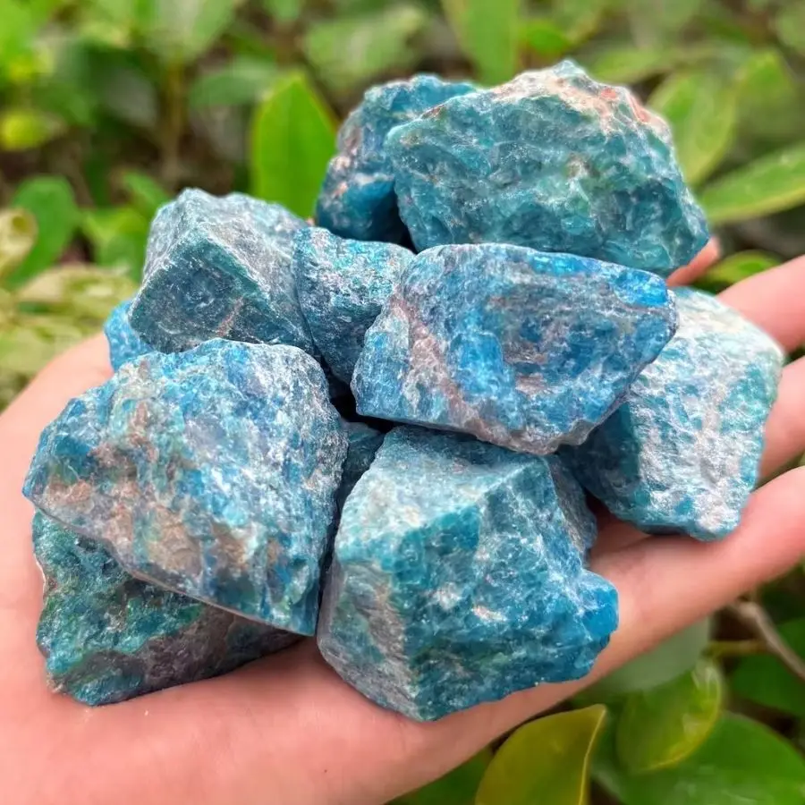 Natürlicher blauer Apatit, roher Stein, Rohkristall, Mineralienprobe, Heimdekoration, Chakra-Stein, Aquarium-Dekoration, Sammlerstück, Bastelmaterial