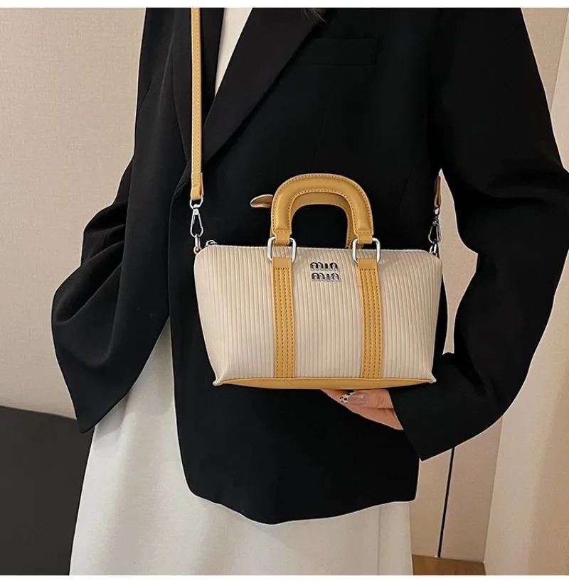 

Vintage Inspired Frame Clutch For Women Structured Underarm Shoulder Bag For A Touch Of Old Hollywood Glamour