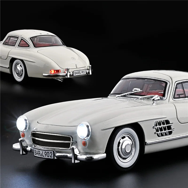 1:18 300SL Alloy Classic Sports Car Model Diecasts Metal Retro Old Vehicles Car Model High Simulation Sound Light Kids Toys Gift
