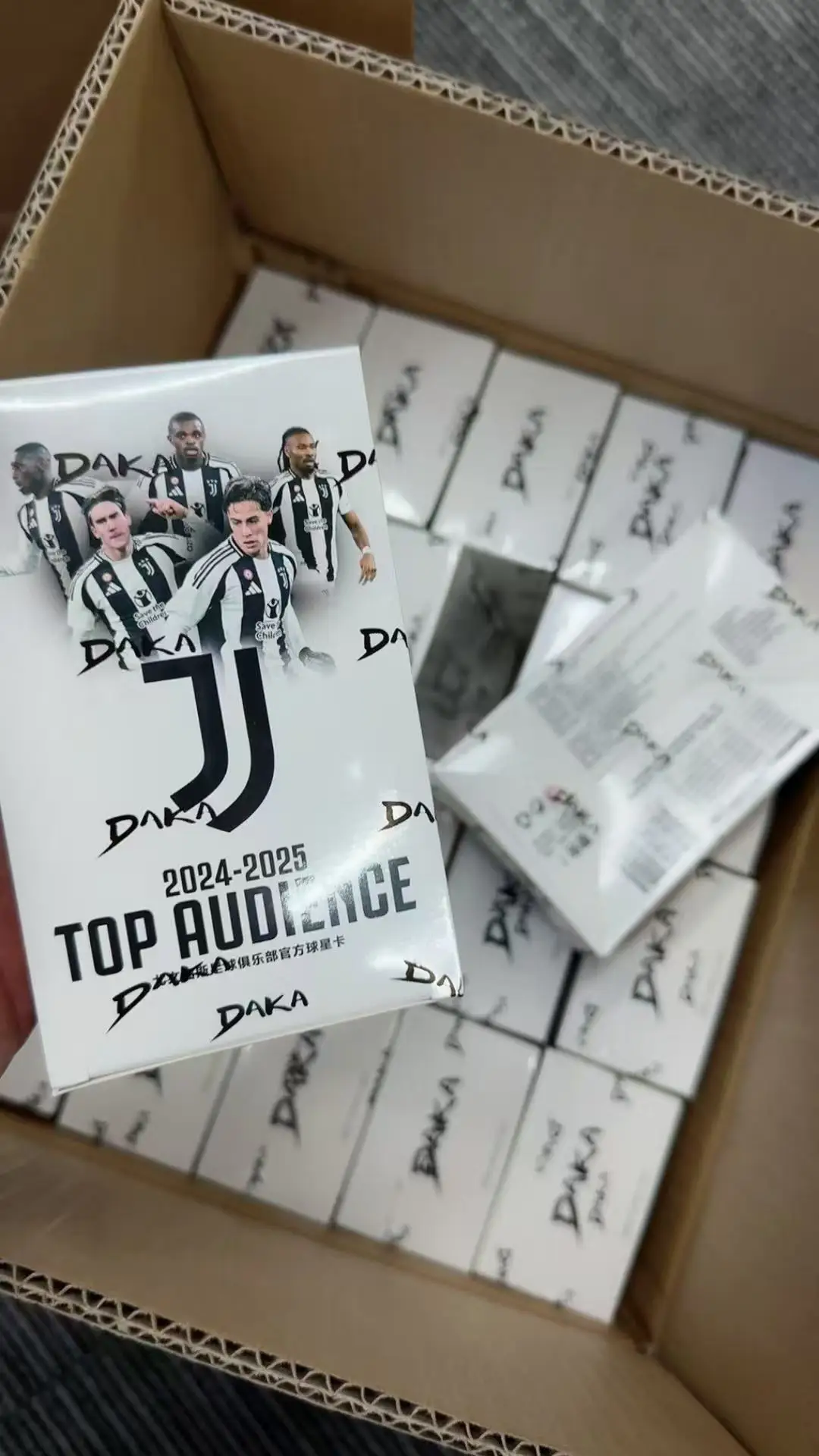 TOPPS كرة القدم ستار بطاقة Haaland كرة القدم يوفنتوس أعلى الجمهور كرة القدم ستار بطاقة توقيع جمع بطاقة لعبة بطاقة اللعب المشجعين هدية