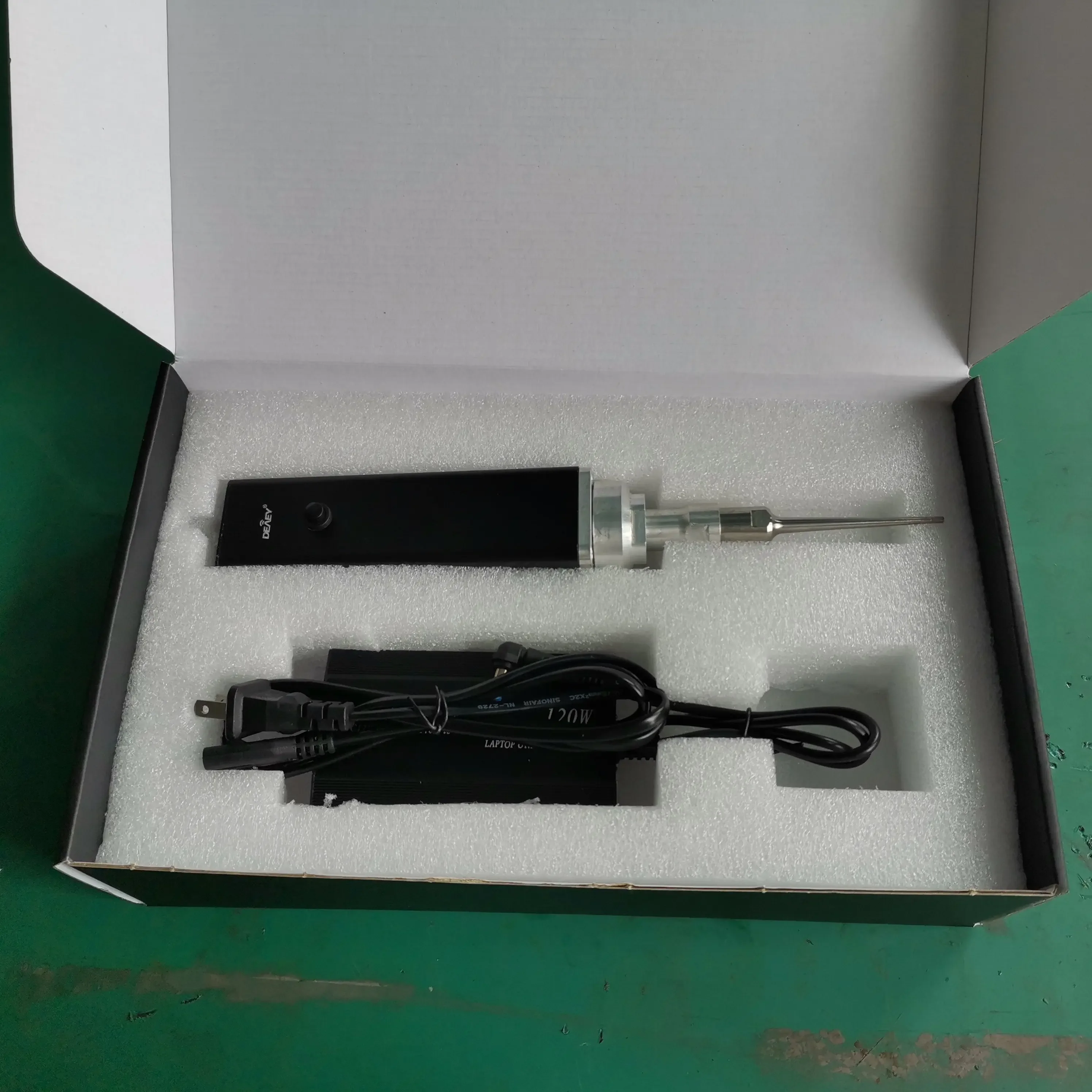 آلة استخلاص تشتت الخالط بالموجات فوق الصوتية المحمولة 30 كيلو هرتز مع خزان خلاط التدفق للمعالجة