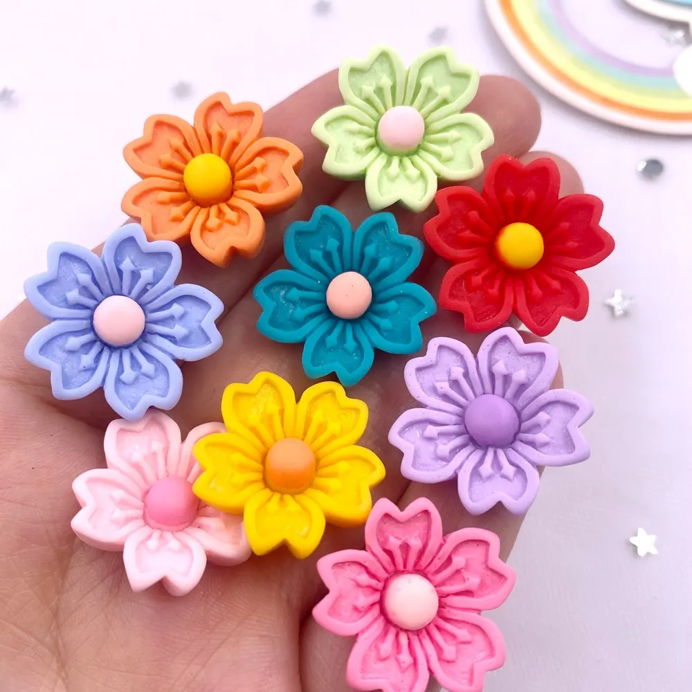 

Красочная смола, окрашенная 22 мм, милый цветок с плоской задней частью, камень для скрапбукинга, 10 шт., DIY бант, аппликации, аксессуары, поделки SM131