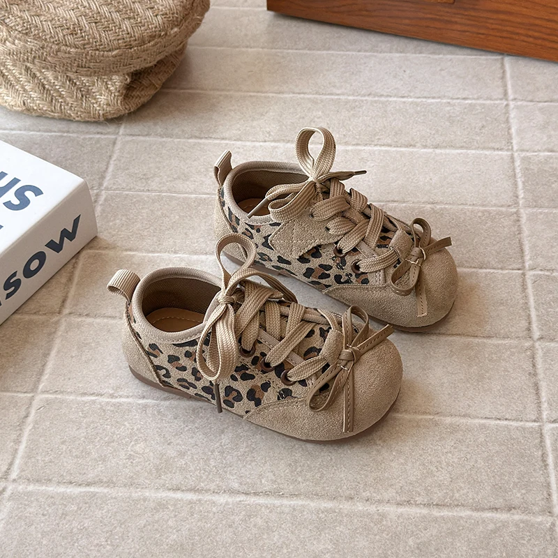 Children's Shoes 2026 Spring Autumn New Children's Leopard Print Decorated Sports Shoes Soft Sole Outdoor Non-Slip Sports Shoes