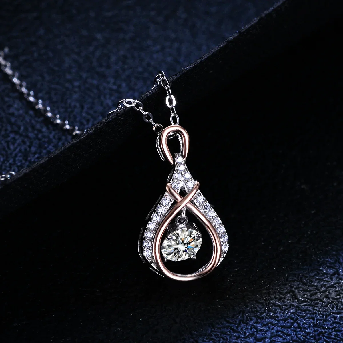 18K gold pendant 50 points moissanite smart luxury water drop beating heart D color VVS1 diamond pendant clavicle chain