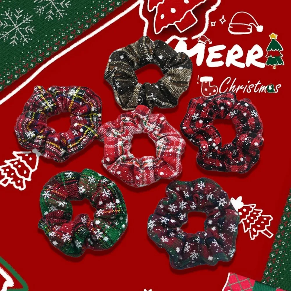 

6pcs Christmas Plaid Scrunchies Designs Perfect Holiday Parties Hairstyles Gifts Hair Accessories Y2K Casual Christmas Looks