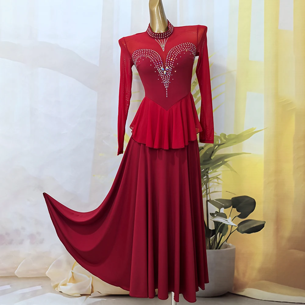 فستان رقص للحفلات الراقصة باللون الأسود ذو رقبة عالية باللون الأحمر الخمري زي المسرح بأحجار الراين والجلود الوردية ملابس الرقص بأكمام طويلة
