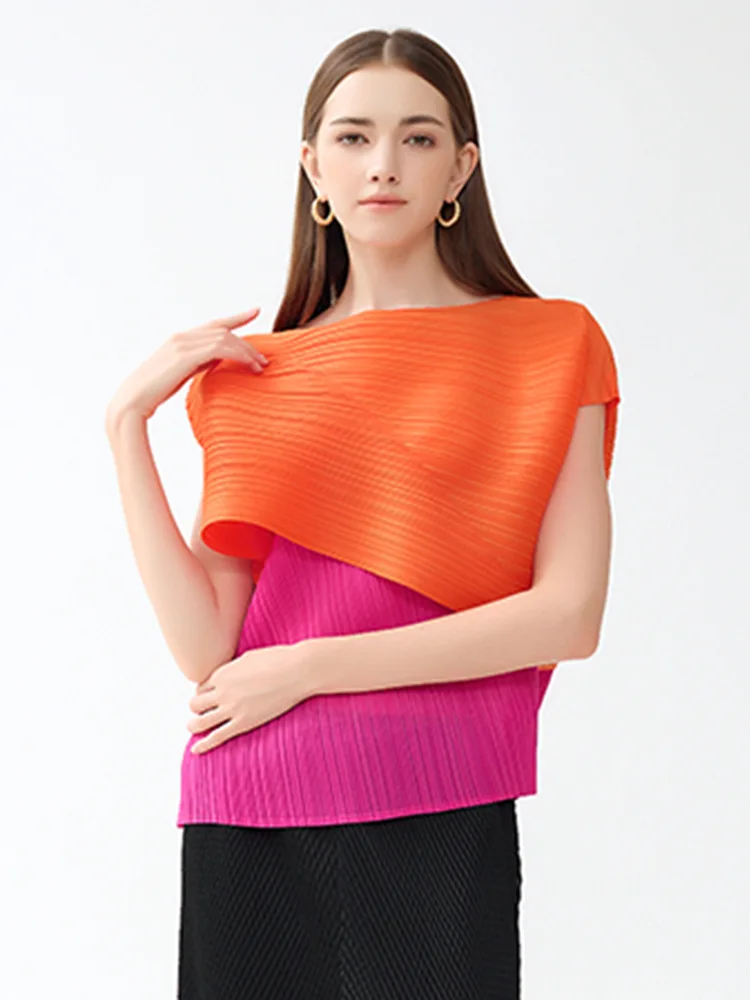 camiseta-plissada-sem-mangas-com-gola-redonda-combinando-cores-moda-irregular-top-que-combina-tudo-estilo-casual-inicio-do-outono-2023