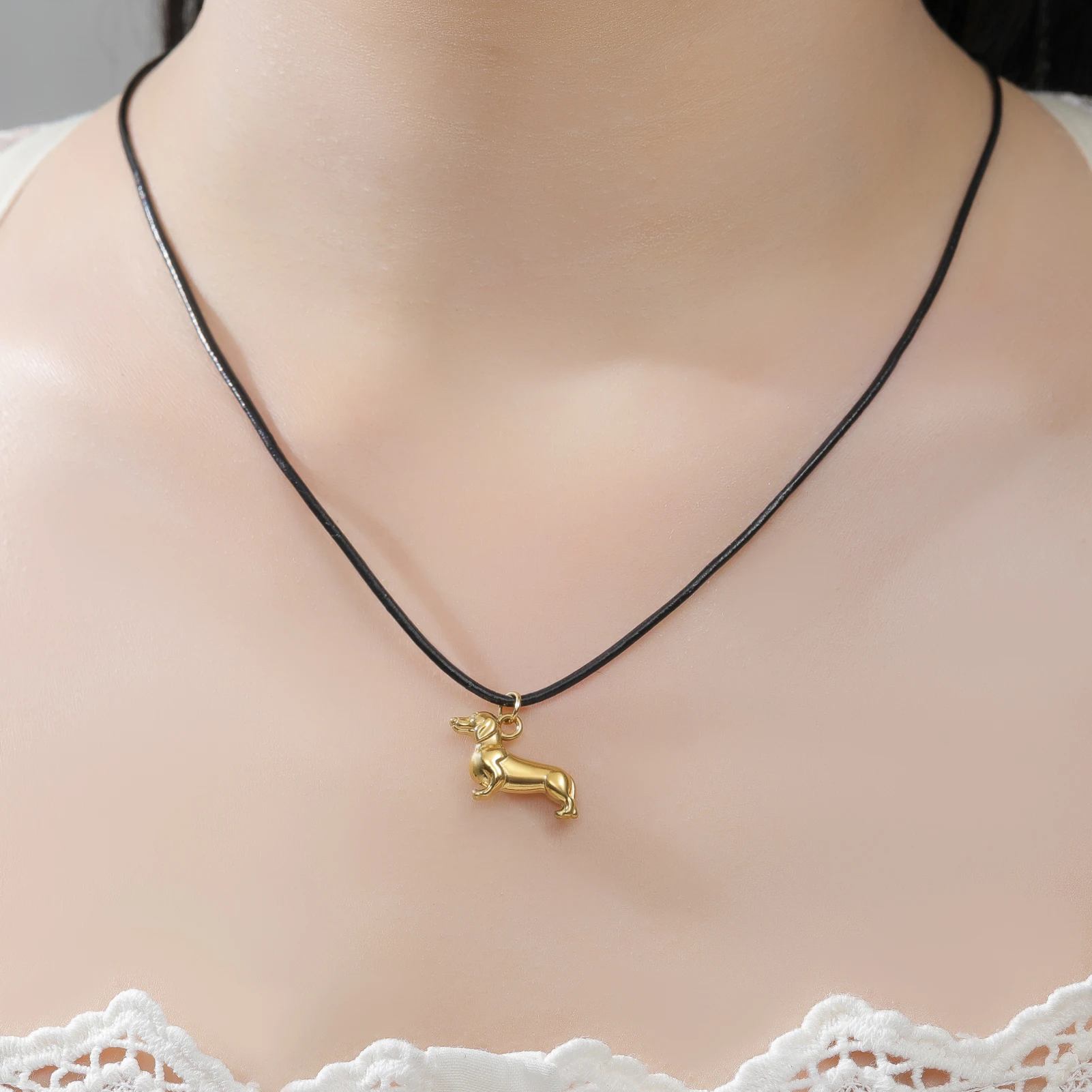 Unift Dachshund Dog Necklace for Women Lovely Dog Pendant Choker Gold Color Charms with Rope Chain Stainless Steel Jewelry Gift