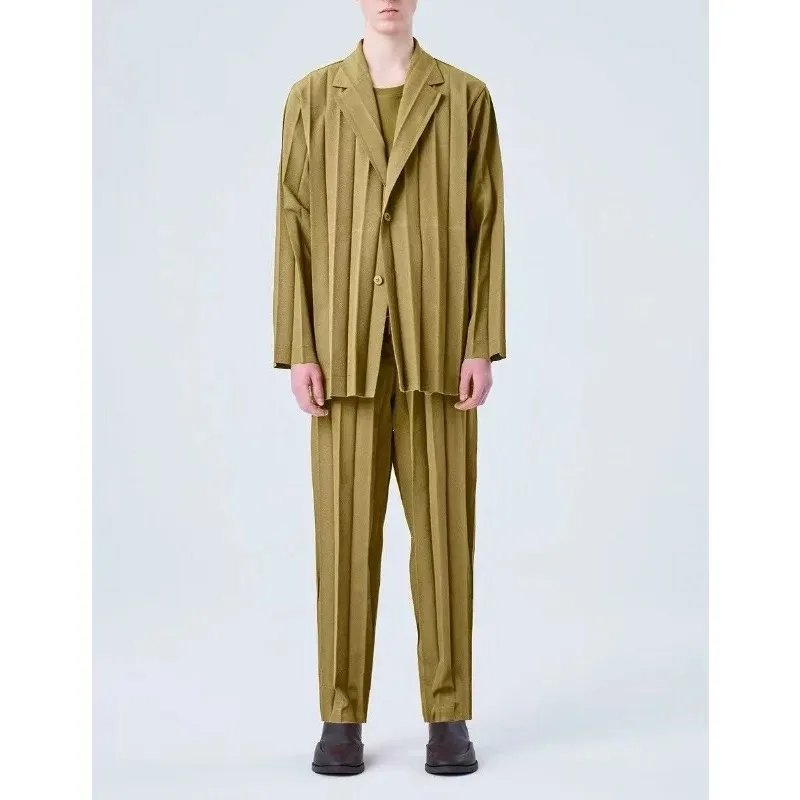 Miyake จีบผู้ชายใหม่ชุดลําลองเสื้อแขนยาว Elasticated ยืดเข็มขัดขาตรงกางเกงริ้วรอยฟรี