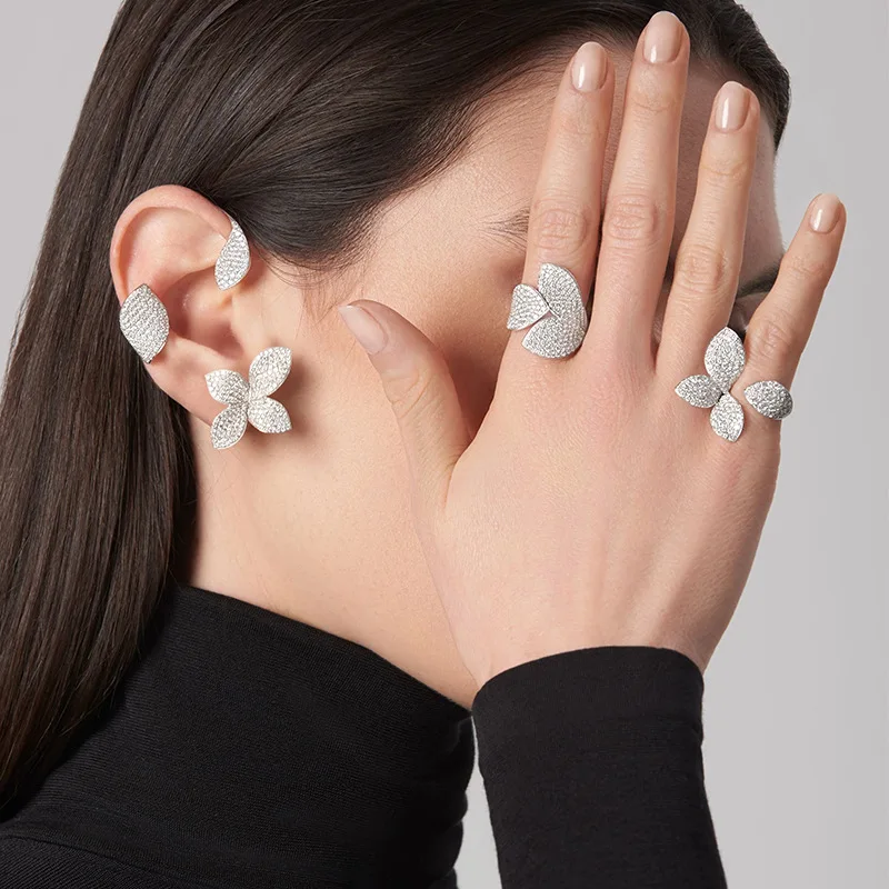 2026 New Luxury Sparkling Leaf Flower Micro Paved 5A Cubic Zirconia Open Rings for Women Delicate Bridal Wedding Jewelry