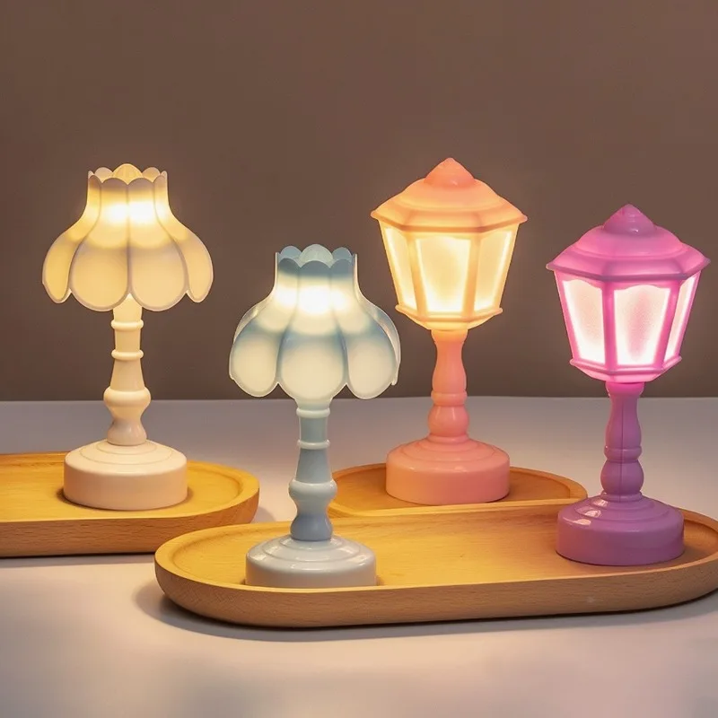14cm LED Lotus-Shaped Streetlight Toy Mini Night Light Decorative Bedside Table Lamp Dollhouse Accessory Mood Light Glowing Toy