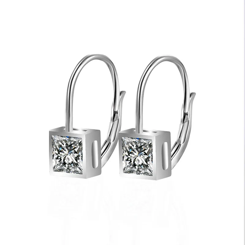 Pendientes Huggie de oro blanco Provence 10K14k con moissanita de corte princesa de 5,5 mm x 5,5 mm para mujer, regalo de aniversario de boda