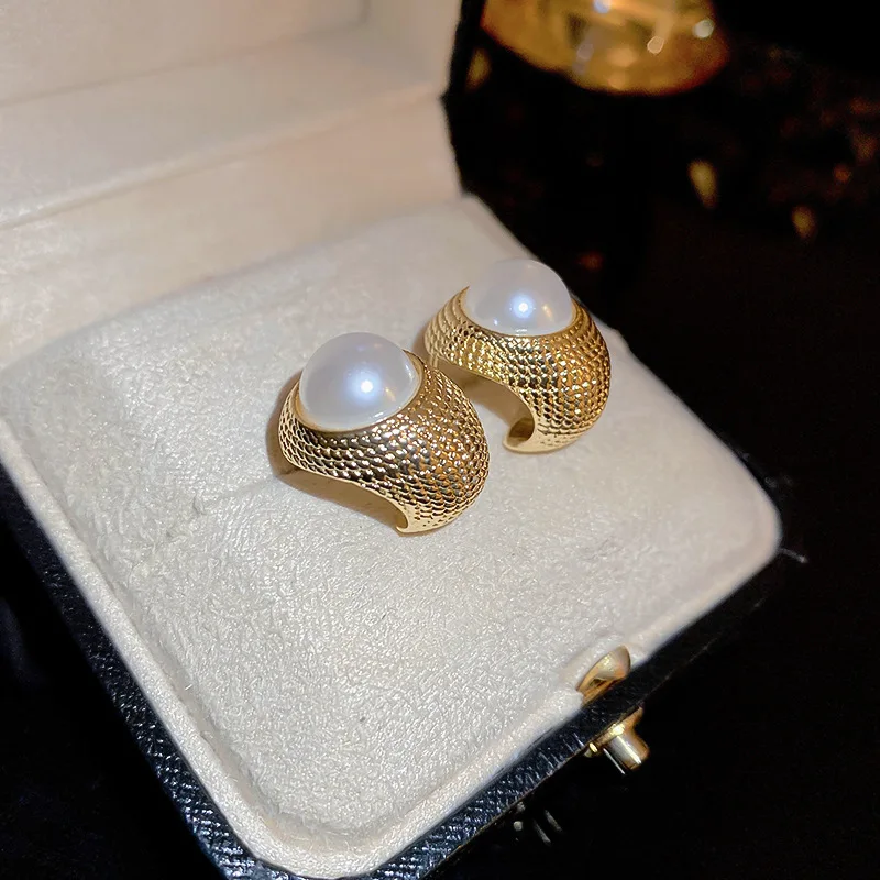 

Classic Precious Design Exotic 10-11mm Real Natural South Sea Pearl Stud Earrings