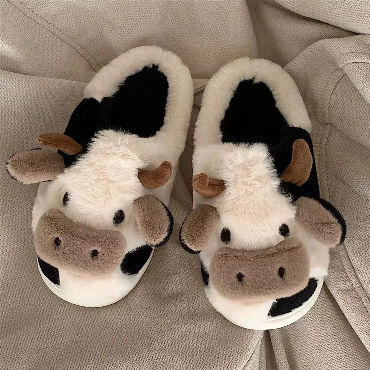 

New 2025 Winter Unisex Cartoon Cow Warm Plush Slippers Couples Indoor Non-slip House Slides Men Women Home Floor Cotton Shoes