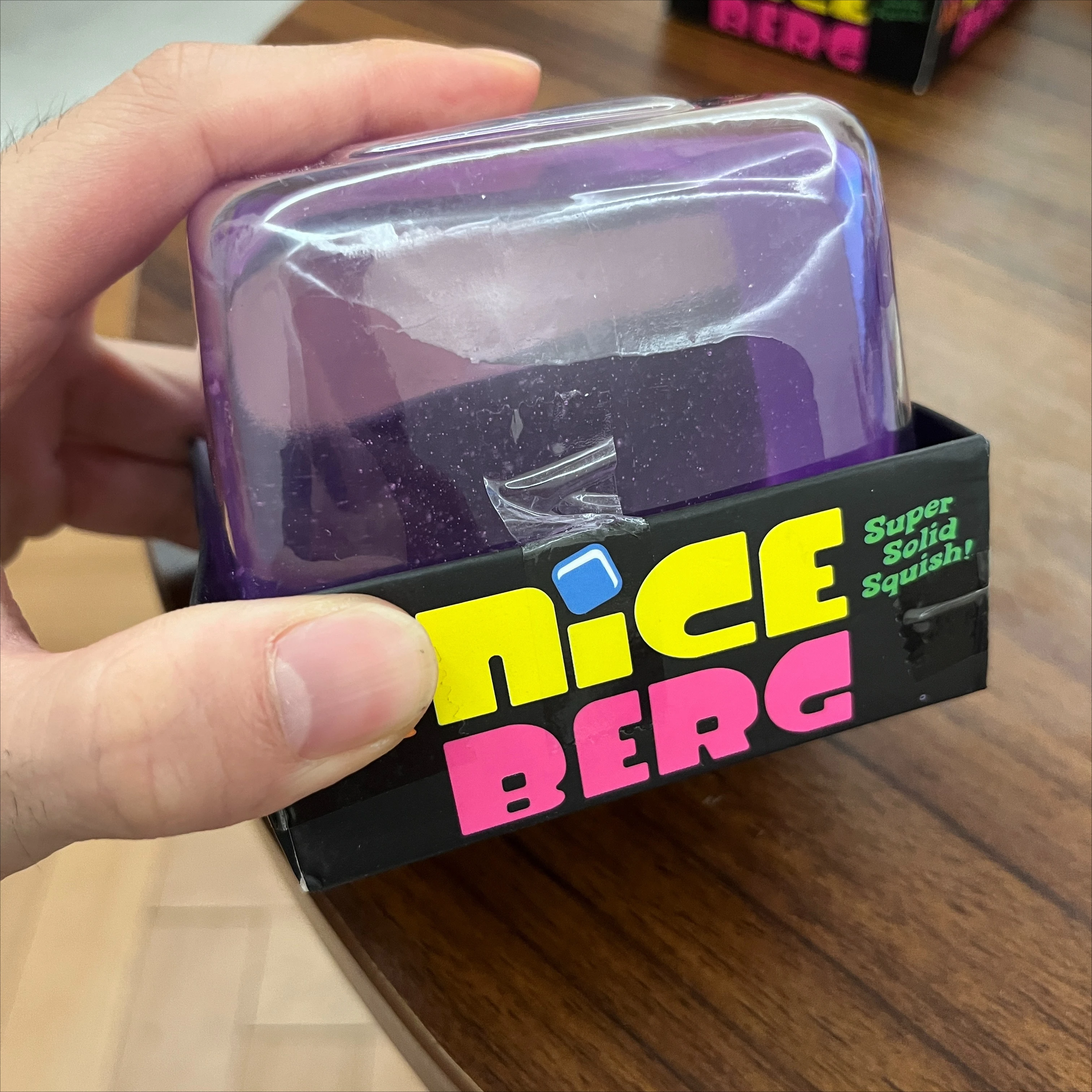 8,5 cm Super Großer Needoh Nice Berg Sensorischer Stressabbau-Würfel, Fidget-Tool gegen Angst & für Konzentration, Schreibtisch-Sensorik-Würfel, Geschenke