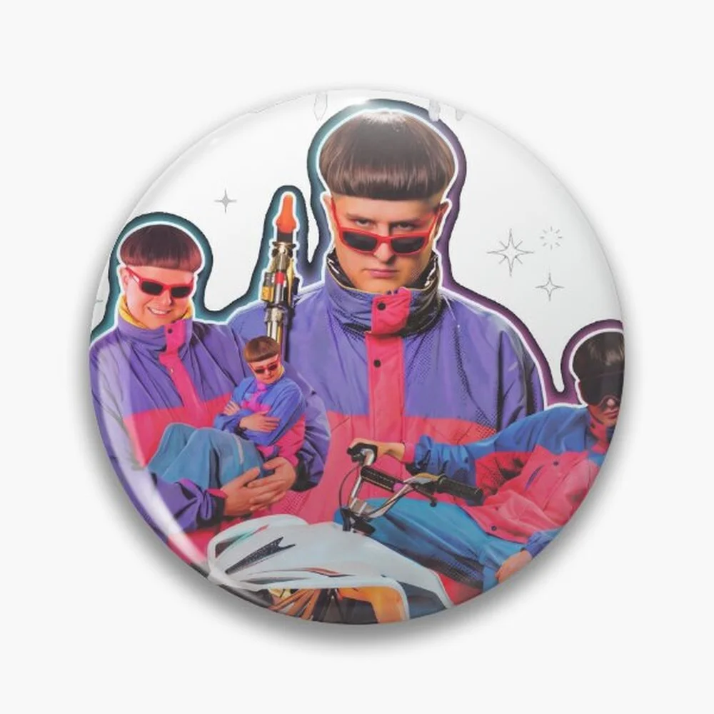 Oliver Tree Retro Y2K Pop Art  Pin Holographic Star Heart Pin Brooches Laminated Button Fashion Accessory