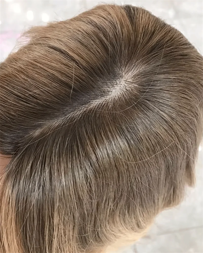 Wig Depan Renda Sintetis Gelombang Tubuh Pirang Abu dan Platinum Campuran Akar Gelap dengan Wig Garis Rambut Realistis Yang Telah Dipetik untuk Wanita