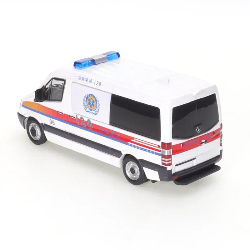 XCARTOYS 1:64 Cast Micro Mercedes Benz Lingte Shenzhen Airport Ambulance Diecast Automotive Model Ornaments Cas Toys Gift