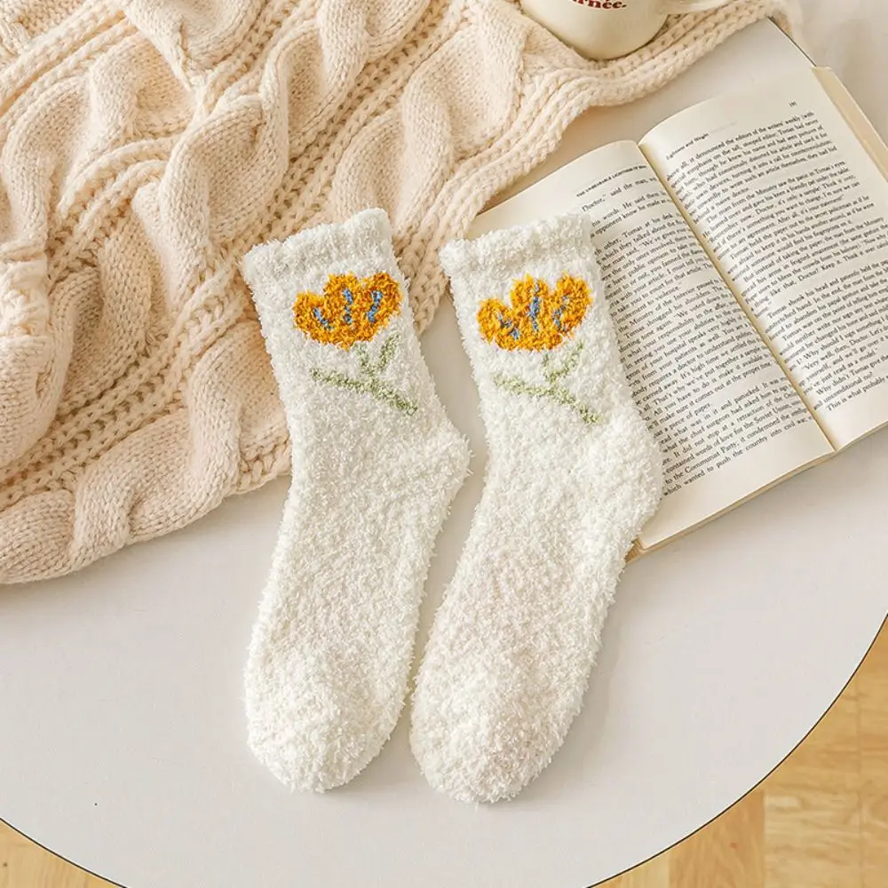 

Warm Soft Thick Cute Flower Trendy Tulips Pattern Korean Style Socks Coral Velvet Female Socks Middle Tube