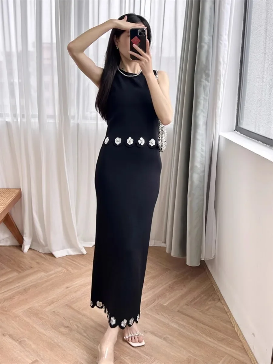 French Elegant Knitted Two-Piece Women'S Summer New Sequined Flower Vest Paired With Hip Hugging Skirt Set