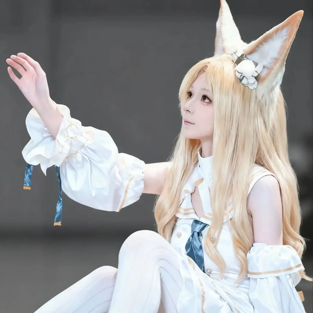 ゲームブルーアーカイブ 翠園セイヤ コスプレウィッグ 90CM 黄色のロングヘア合成ウィッグ+ウィッグキャップ パーティー ハロウィンウィッグ